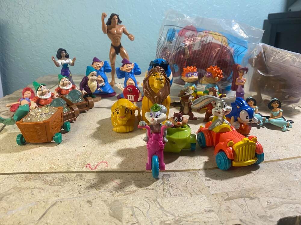 Vintage mixed lot of disney figures